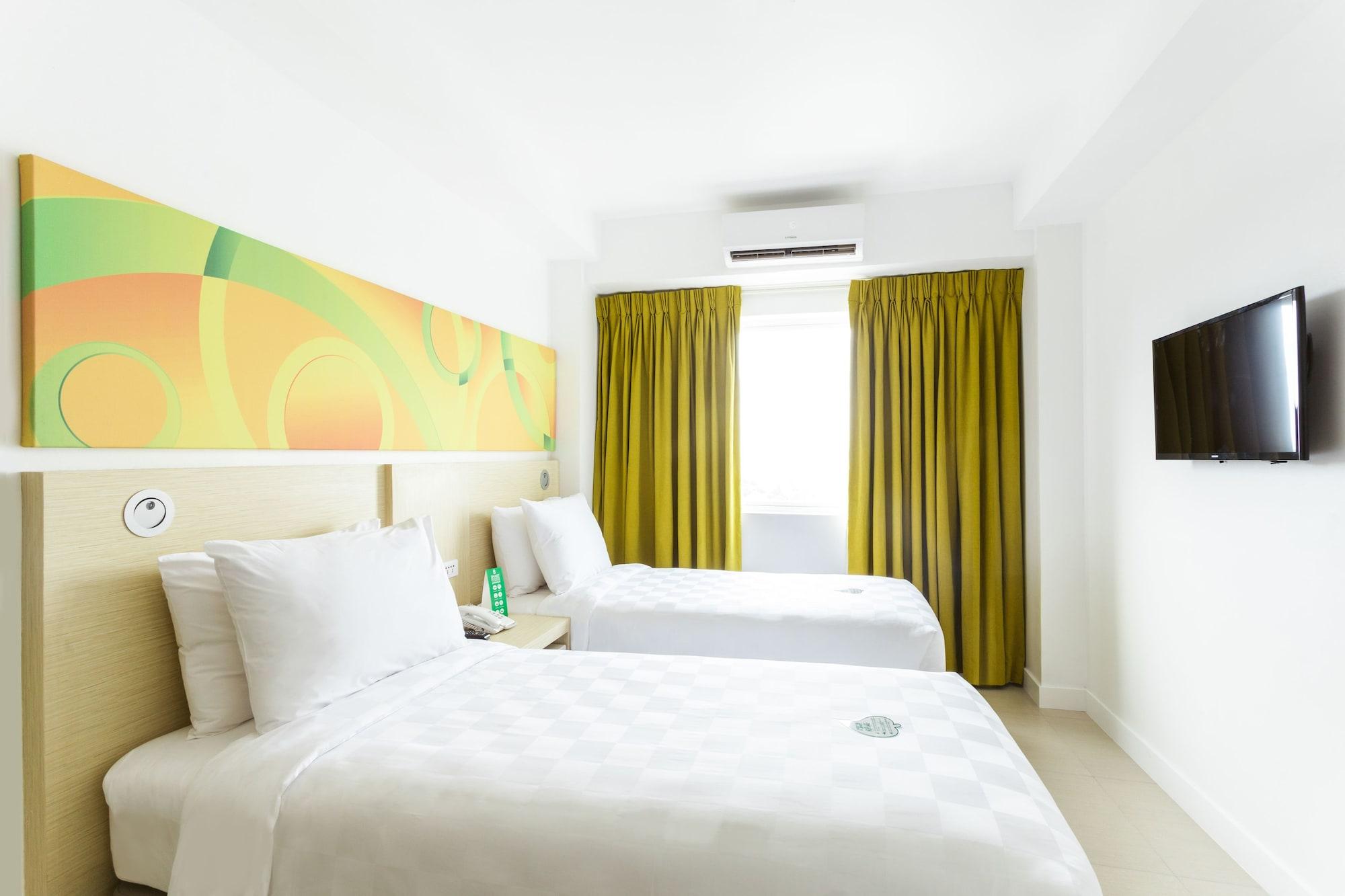 Go Hotels Timog Quezon City Bagian luar foto