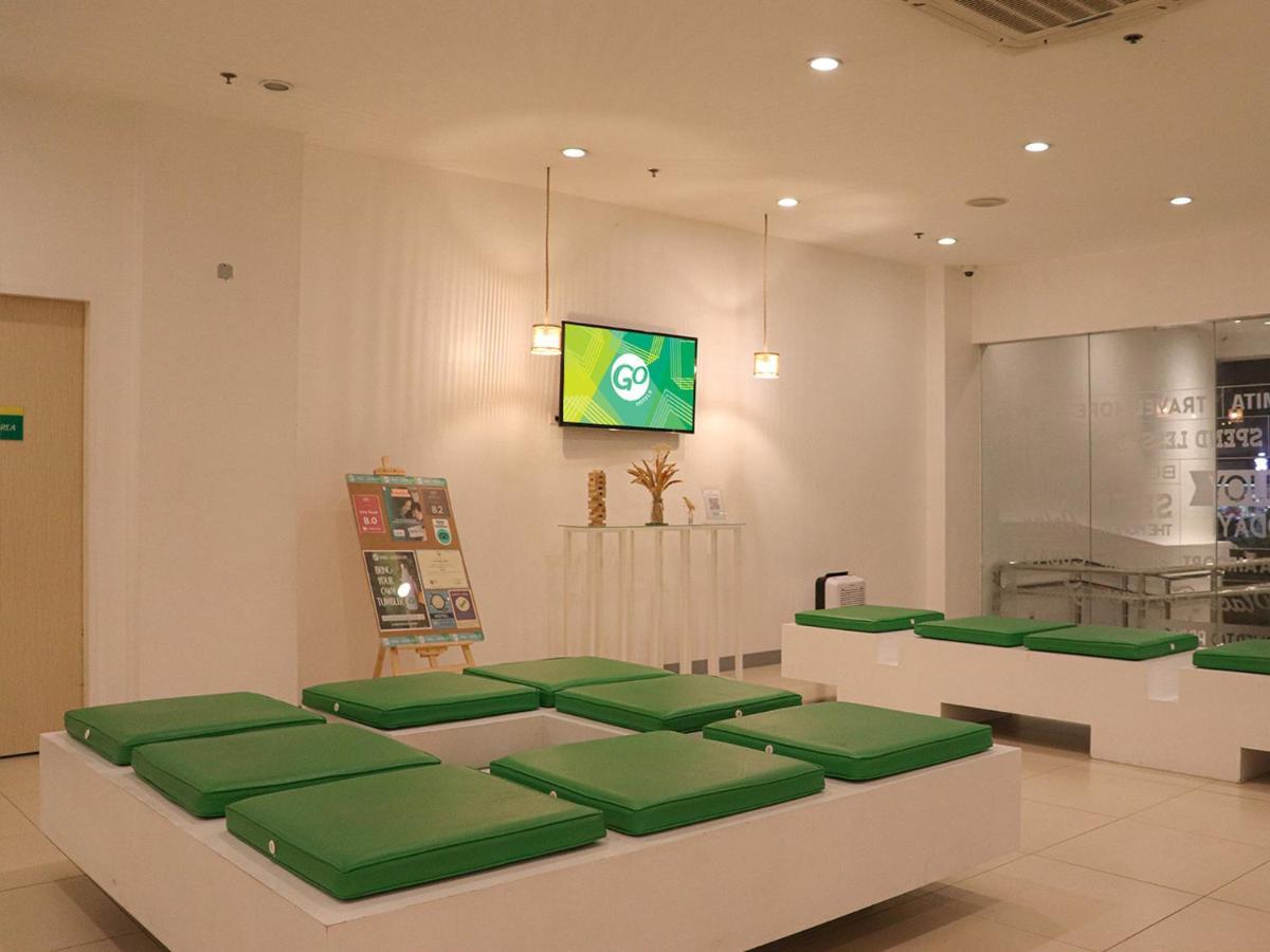 Go Hotels Timog Quezon City Bagian luar foto