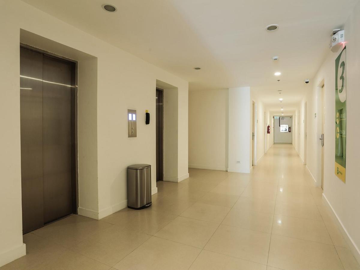 Go Hotels Timog Quezon City Bagian luar foto