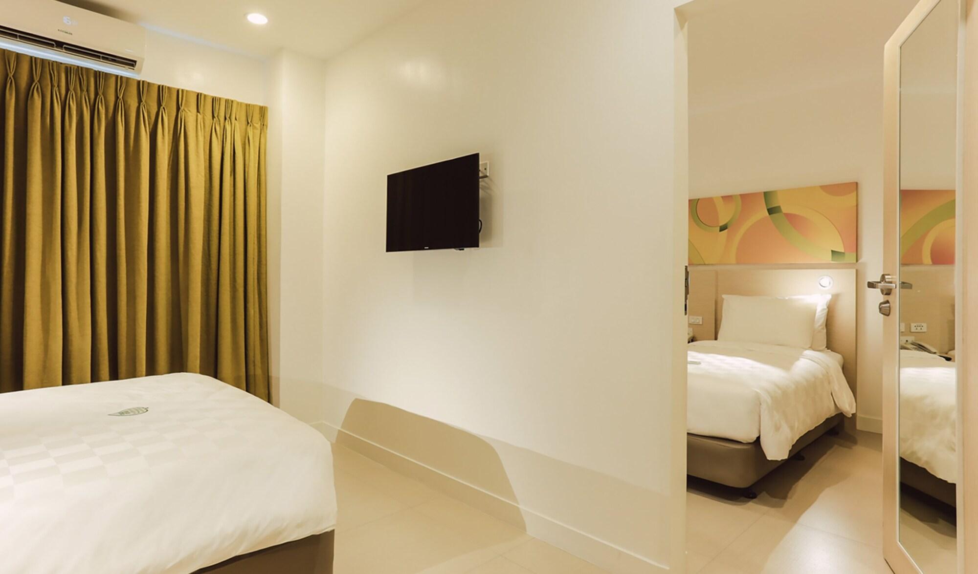 Go Hotels Timog Quezon City Bagian luar foto
