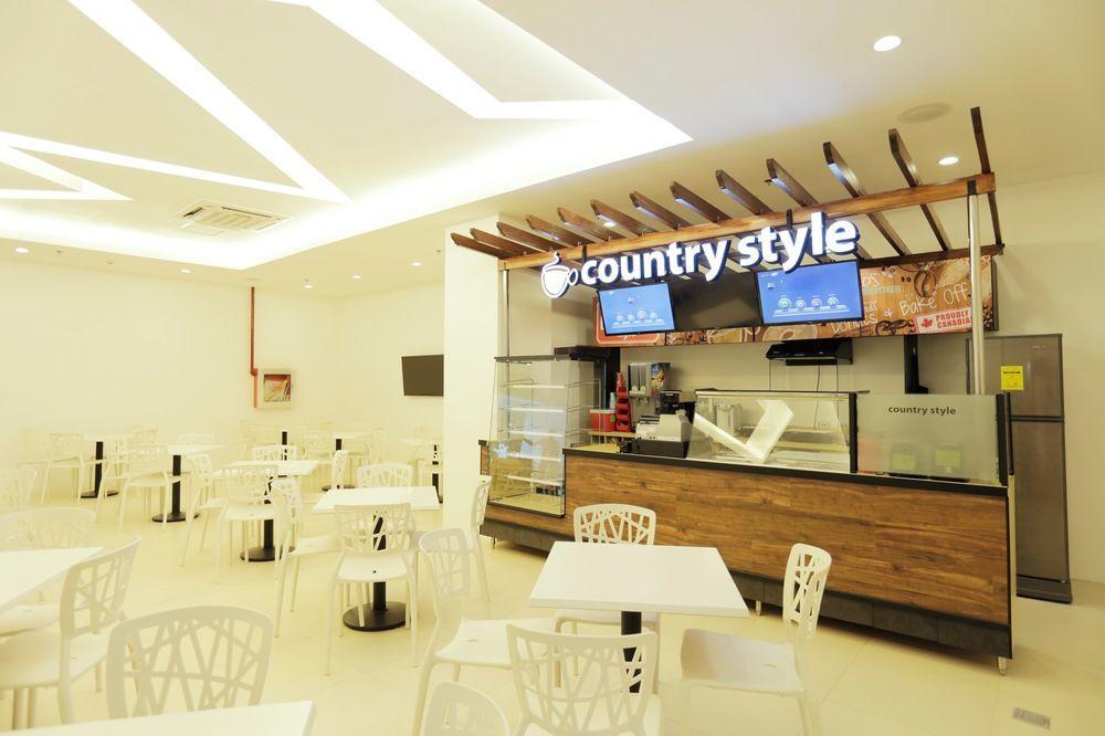 Go Hotels Timog Quezon City Bagian luar foto